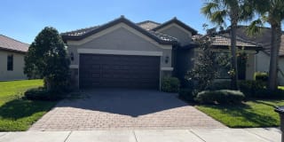 303 SE Courances Drive 303 SE Courances Drive Photo Gallery 1