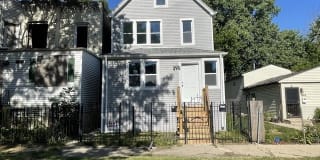 11820 S Sangamon Street 11820 S Sangamon Street Photo Gallery 1