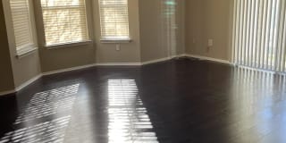 195 Tulip Lane 195 Tulip Lane Photo Gallery 1