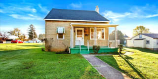 396 N Pleasant Ave 396 N Pleasant Ave Photo Gallery 1