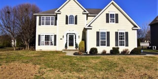 8 E DARBY CIRCLE 8 E DARBY CIRCLE Photo Gallery 1