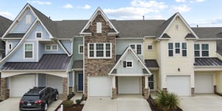 572 Metro Station - 1 572 Metro Station - 1 Photo Gallery 1