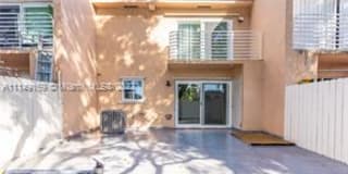 10350 Southwest 154th Circle Court 10350 Southwest 154th Circle Court Photo Gallery 1