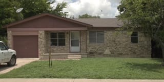 704 W Avenue E 704 W Avenue E Photo Gallery 1