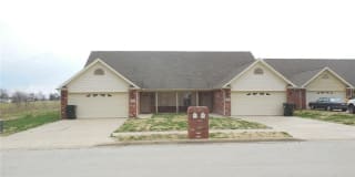 835 NW Baker ST 835 NW Baker ST Photo Gallery 1