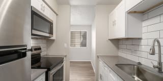 Tides at Woodhaven Apartments Tides at Woodhaven Apartments Photo Gallery 1