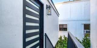 715 Jasmine Avenue 1/2 715 Jasmine Avenue 1/2 Photo Gallery 1
