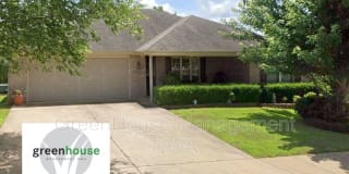 3303 SW Carriageway Avenue 3303 SW Carriageway Avenue Photo Gallery 1