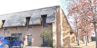 100 GLENN DR #A-10 100 GLENN DR #A-10 Photo Gallery 1