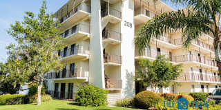 208 E Lake Howard Dr Apt 104 208 E Lake Howard Dr Apt 104 Photo Gallery 1