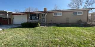 3352 W Aksarben Avenue 3352 W Aksarben Avenue Photo Gallery 1