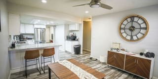 1015 S River Rd Unit 9 1015 S River Rd Unit 9 Photo Gallery 1