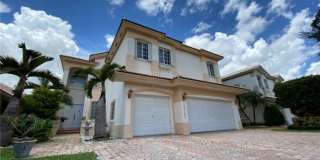 10747 NW 70th Ter. 10747 NW 70th Ter. Photo Gallery 1