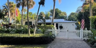1048 SE Riverside Drive 1048 SE Riverside Drive Photo Gallery 1