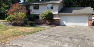 5102-79th Ave W 5102-79th Ave W Photo Gallery 1