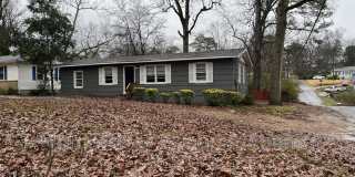 1131 Oakwood St 1131 Oakwood St Photo Gallery 1