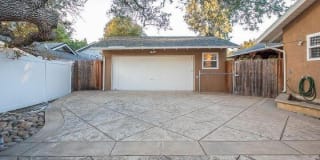 1321 E Hillcrest Drive 1321 E Hillcrest Drive Photo Gallery 1