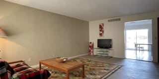 2021 Lindbergh Boulevard 2021 Lindbergh Boulevard Photo Gallery 1