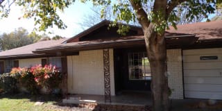 704 N Hill 704 N Hill Photo Gallery 1