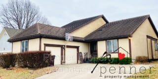 625 NE Saint Andrews Cr 625 NE Saint Andrews Cr Photo Gallery 1
