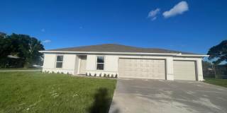 2301 SE Surrey Place 2301 SE Surrey Place Photo Gallery 1