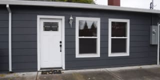 328 N Oak Street Unit B 328 N Oak Street Unit B Photo Gallery 1