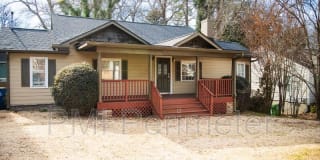 2763 Memorial Dr SE 2763 Memorial Dr SE Photo Gallery 1