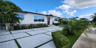 539 W 39th Pl 539 W 39th Pl Photo Gallery 1