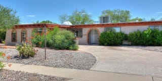 909 S Desert Steppes Drive 909 S Desert Steppes Drive Photo Gallery 1
