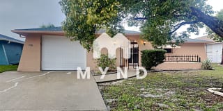 7341 Isle Dr 7341 Isle Dr Photo Gallery 1