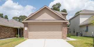 372 Upper Creek Drive 372 Upper Creek Drive Photo Gallery 1