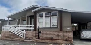 4202 Lahaina Dr. #11 4202 Lahaina Dr. #11 Photo Gallery 1
