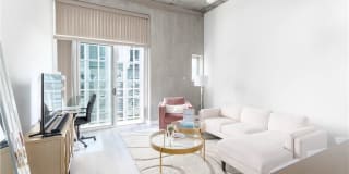 645 W 9th Street 645 W 9th Street Photo Gallery 1