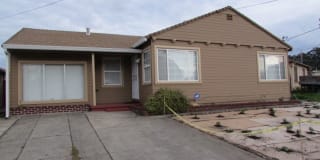2410 Greenwood Dr 2410 Greenwood Dr Photo Gallery 1