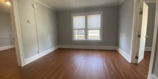582 Thomas Ave W, Unit 4 582 Thomas Ave W, Unit 4 Photo Gallery 1