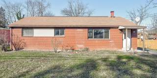 11 DULLES DRIVE W 11 DULLES DRIVE W Photo Gallery 1