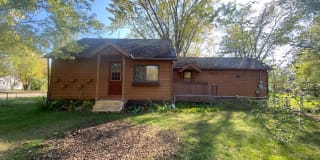 823 9th Ave NE 823 9th Ave NE Photo Gallery 1