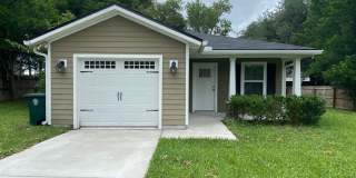 3360 Eve Dr W 3360 Eve Dr W Photo Gallery 1