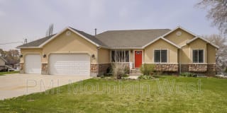 144 S Mountain Rd 144 S Mountain Rd Photo Gallery 1