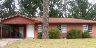 919 Pine Tree Dr 919 Pine Tree Dr Photo Gallery 1
