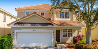 5801 SE Crooked Oak Avenue 5801 SE Crooked Oak Avenue Photo Gallery 1