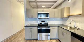 949 W Dakin St 949 W Dakin St Photo Gallery 1