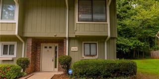 2175 Surrey Court SE 2175 Surrey Court SE Photo Gallery 1