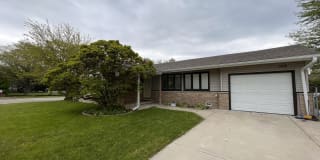 109 Landmeier Road 109 Landmeier Road Photo Gallery 1