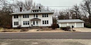 2708 NE Perry Ave 2708 NE Perry Ave Photo Gallery 1