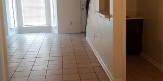 109 C Oakridge Ave 109 C Oakridge Ave Photo Gallery 1