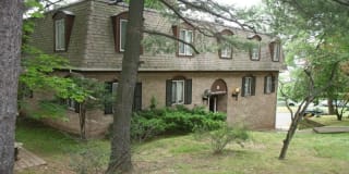 8 N MOUNTAIN AVE C 8 N MOUNTAIN AVE C Photo Gallery 1