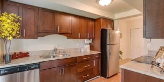 4647 W Lake Sammamish Pkwy NE E301 4647 W Lake Sammamish Pkwy NE E301 Photo Gallery 1