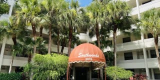 2070 Homewood 2080 Boulevard 2070 Homewood 2080 Boulevard Photo Gallery 1