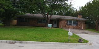 509 E Willow Ln 509 E Willow Ln Photo Gallery 1